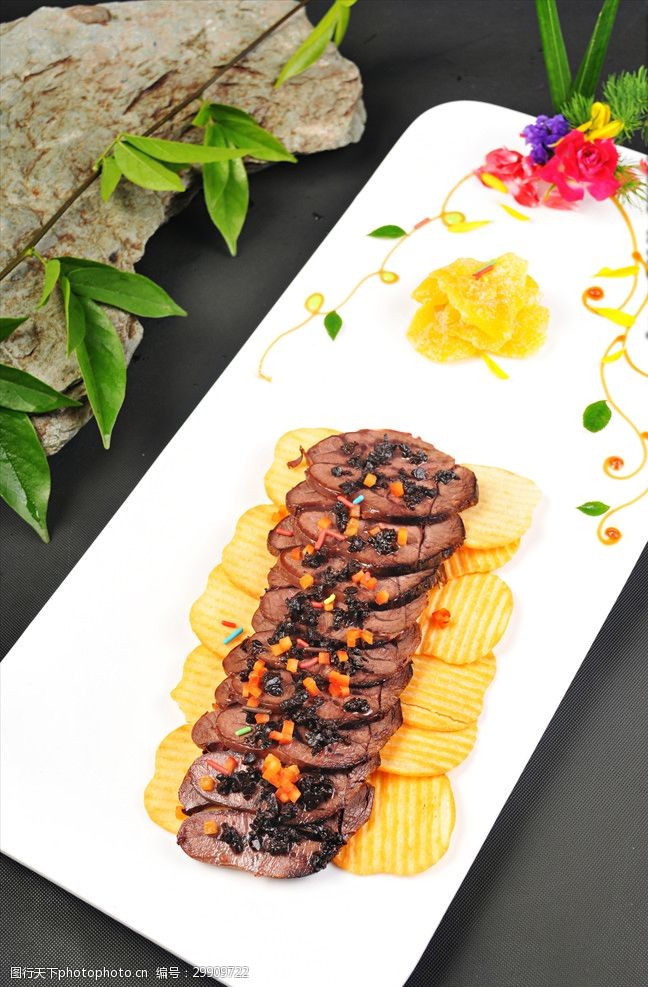 关键词:创新菜品牛肉薯片 美味 创意 菜品 中餐 牛肉 薯片 摄影 餐饮