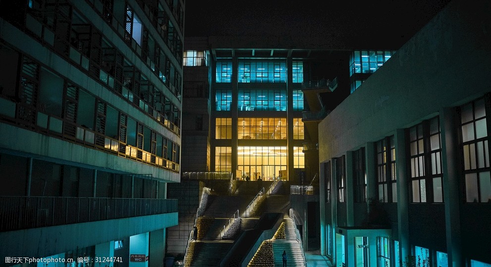 关键词:南京艺术学院图书馆 南艺 大学 建筑 夜景 科幻 对比 悬疑