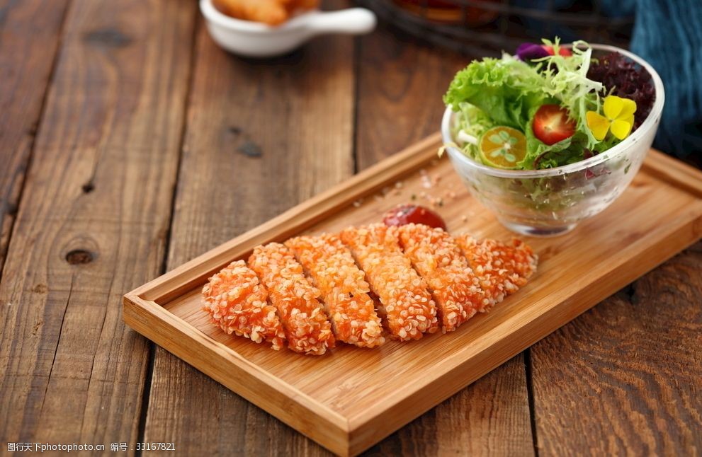 辽宁舰的伙食真的是一日六餐八大菜系堪比星级酒店吗？