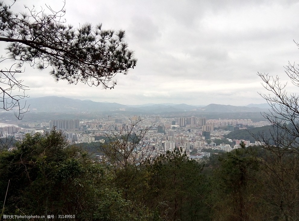 水坑景区卓峰山看县城