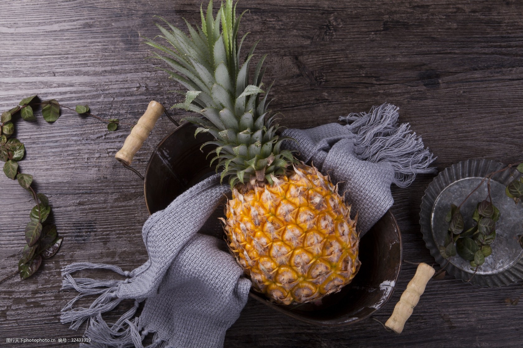 实物图新鲜水果菠萝摄影图