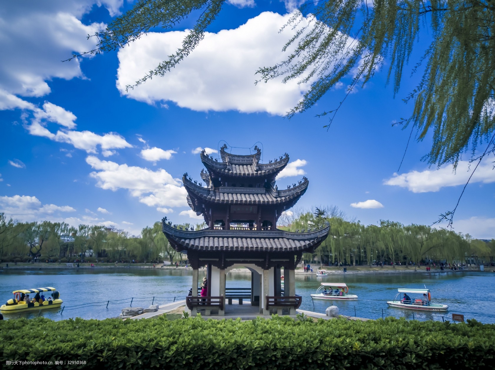 蓝天 亭子 纳凉亭 白云 春色 春光 素材 高清 摄影 美丽中国 风景